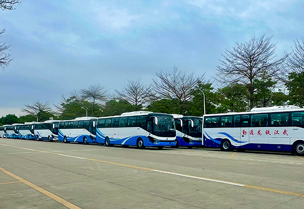 金時(shí)金事 | 200臺(tái)！金龍捷冠奔赴武漢，助力建設(shè)綠色城市交通